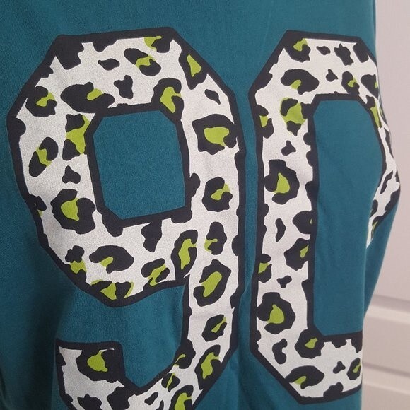 Grayson Threads Teal 90 Leopard Cropped T Shirt Medium - Picture 2 of 3